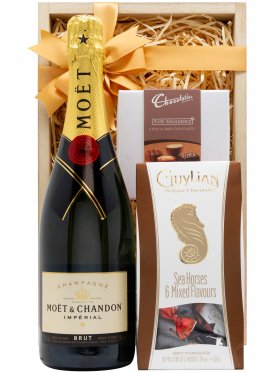 Moet & Chocolates - Champagne Hamper