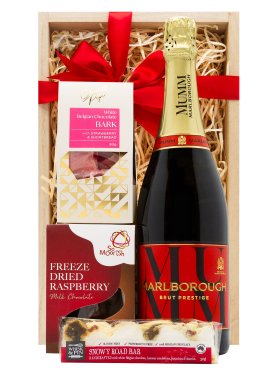 Mumm Marlborough Premium Wine Hamper