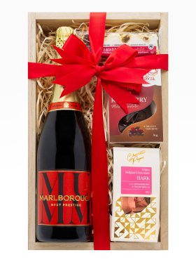 Mumm Marlborough Premium Wine Hamper