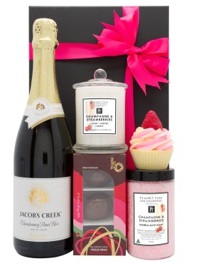 Planet Yum Champagne & Strawberries Pamper Hamper